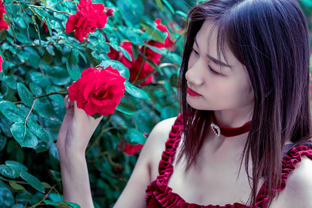 浙江渔船在国际海域救援台湾渔船 国台办：两岸同胞的亲情割不断、挡不住